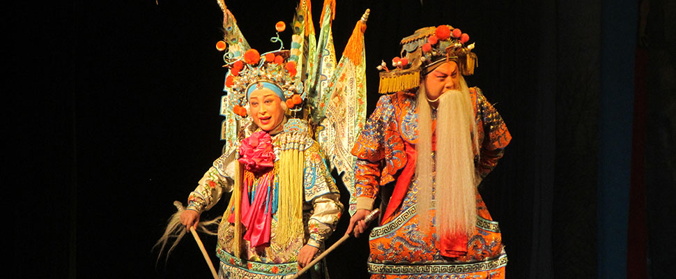 No.2 Troupe of Yu Opera Theatre of Henan The Fight from Close Combat with the Spears  Bai Qing (left), Li Shujian (right)